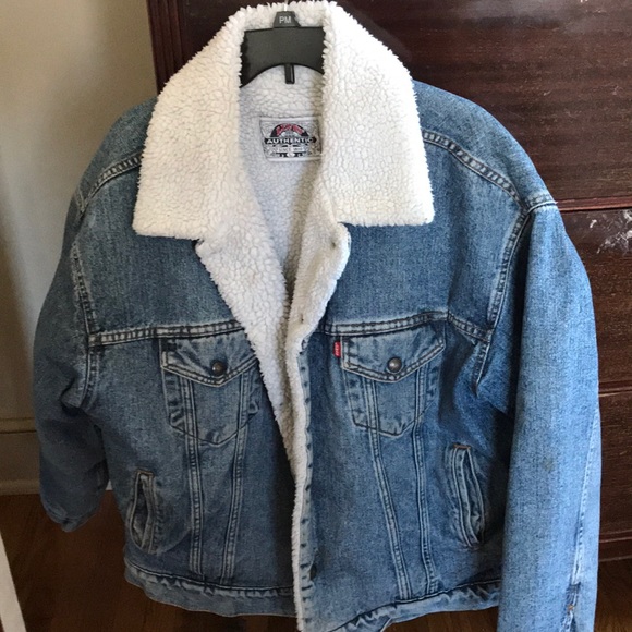 Levi’s VINTAGE Sherpa Trucker Jacket - Picture 3 of 3